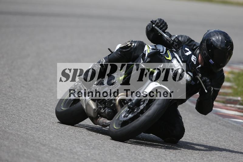 /Archiv-2024/29 12.06.2024 MOTO.CH Track Day ADR/Gruppe blau/76